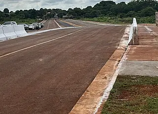 Guedes entrega obra de mobilidade urbana