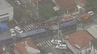 Três professores e dois alunos são esfaqueados dentro de escola em São Paulo