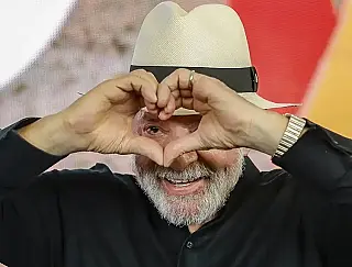 Lula volta a defender regulação das redes sociais