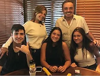 'Viúva' de Gugu ganha direito a R$ 100 mil por mês de pensão