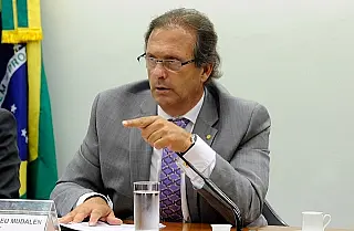 Projeto que pode vetar aborto mesmo nos casos em que é permitido deverá ser concluído hoje