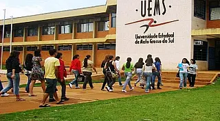 Concurso da Uems oferece 58 vagas para cargos de nível médio e superior