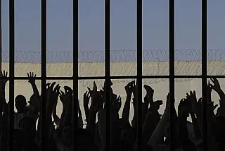 Guerra entre facções causou rebelião em vários presídios do país, diz secretário