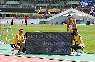 Yeltsin Jacques é campeão mundial de atletismo com direito a recorde mundial
