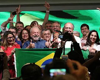 Lula reúne equipe hoje em São Paulo