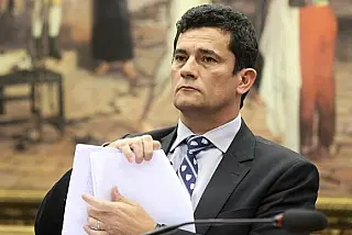 Juiz Sérgio Moro manda vender triplex do Guarujá e reverter dinheiro a Petrobras