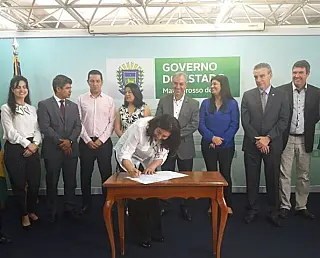 Prefeita de Dourados participa de ato com Reinaldo na Governadoria