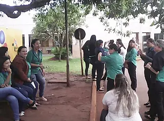 Servidores da recepção do HU paralisam por salários