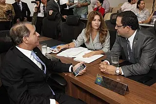 “Covarde! Temer não tem autoridade”, diz deputado em sessão
