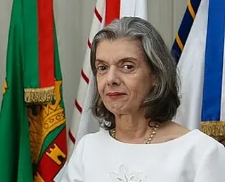 Ministra retira pedido de liberdade de Lula da pauta do STF