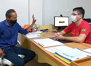 Elias Ishy vai ao Corpo de Bombeiros pelo fluxo da rua Monte Alegre