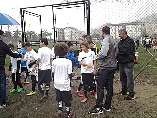 Treinador da base em Dourados faz estágio na Vila Belmiro