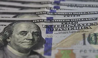 Dólar cai para R$ 5,18 em dia de anúncio de ministros do novo governo