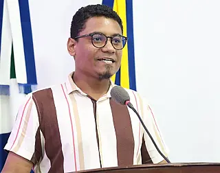 Dividido, Simted reelege atual presidente