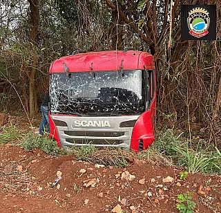 Polícia localiza em Dourados, cabine e peças de caminhão roubado no ano passado no Paraná