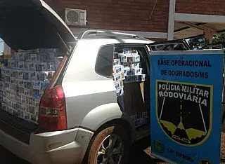 Veículo com suspeita de furto é apreendido carregado de cigarros