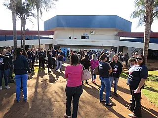 Prefeita recebe professores em greve e tenta intermediar retorno às aulas