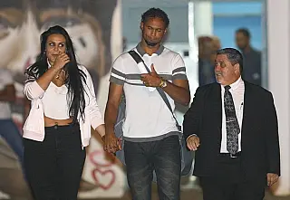 Goleiro Bruno está no Rio e vai pedir DNA de Bruninho, diz defesa