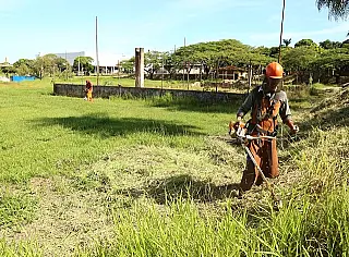 Prefeitura recupera área da praça Baltazar Marques em Dourados