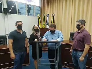 Laudir promulga lei em defesa dos direitos da mulher que foi vetada por Alan Guedes
