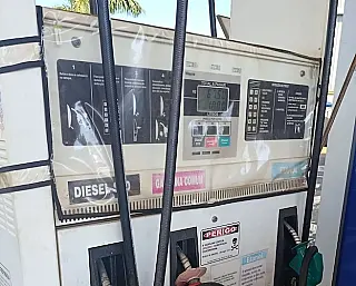 Preço médio da gasolina cai 33 centavos em Dourados