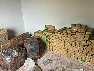 'Entreposto' nos fundos de igreja tinha quase mil quilos de maconha, até na geladeira