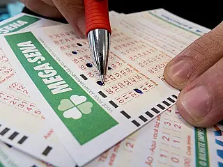 Apostadores da Mega-Sena podem ganhar R$ 6,5 milhões hoje