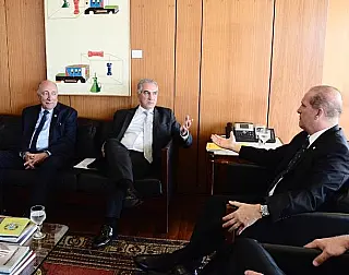 Governador de MS discute pautas da agenda nacional com Onyx Lorenzoni