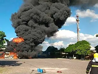 Caminhão com 50 ton de dinamite explode no Paraná