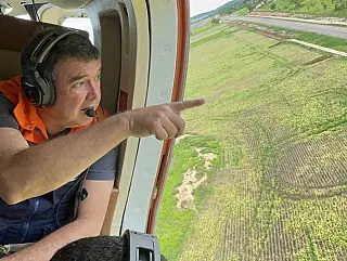 Riedel sobrevoa área afetada pelas chuvas na região de Bonito
