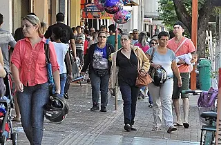 Proprietários de imóveis são notificados a adequarem calçadas