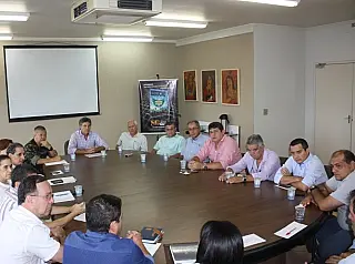 Exército entra na 'guerra' contra o Aedes em Dourados
