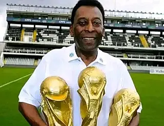 Santos é rebaixado do Brasileiro e Palmeiras chega a 12 títulos
