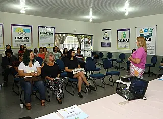 Técnicos da Assistência Social participam de encontro de capacitação
