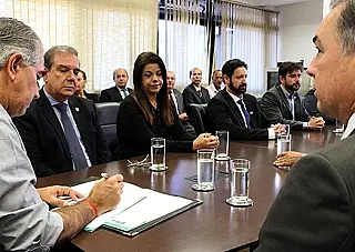 Governo lança editais dos concursos para a PM e Bombeiros no Estado