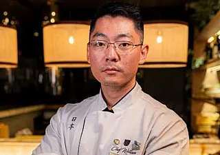 Zé Teixeira homenageia douradense Campeão Brasileiro de Sushi