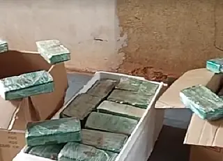Defron apreende cocaína