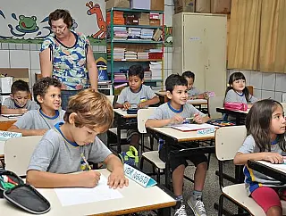 Educação convoca 79 para aulas temporárias