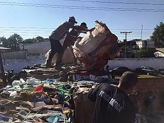 Caminhão de produtos recicláveis levava 2 toneladas de maconha