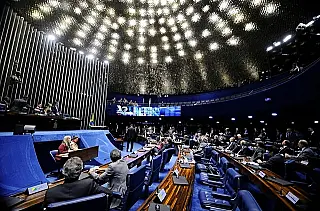 Ministro do STF determina que voto sobre afastamento de Aécio seja aberto e nominal