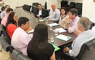 Acordo para pagamento do piso de professores em 2018 já está firmado com o governo
