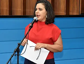 Gleice comemora conquista de agentes de saúde
