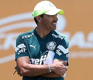 Palmeiras faz contas para ser campeão neste domingo