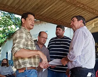 Yuri acompanha secretário