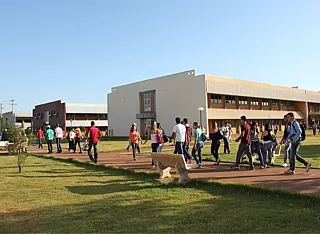 UFGD inscreve para 26 vagas e paga salários de até R$ 9.600 em Dourados