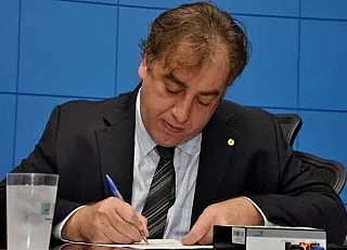 Neno pede duplicação de trecho da BR-163