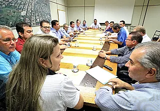 Vereadores apresentam pedidos ao governador após agenda de inaugurações em Dourados