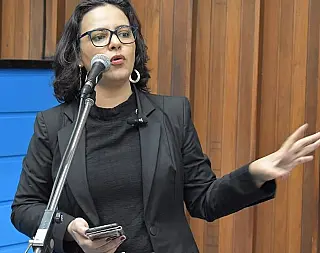 Gleice cobra ação contra ataque a mulher na fronteira