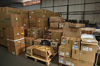 Prefeito 'acha' quase meio milhão em insumos vencidos na Saúde