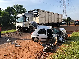 Mulher morre em colisão com caminhão em Campo Grande